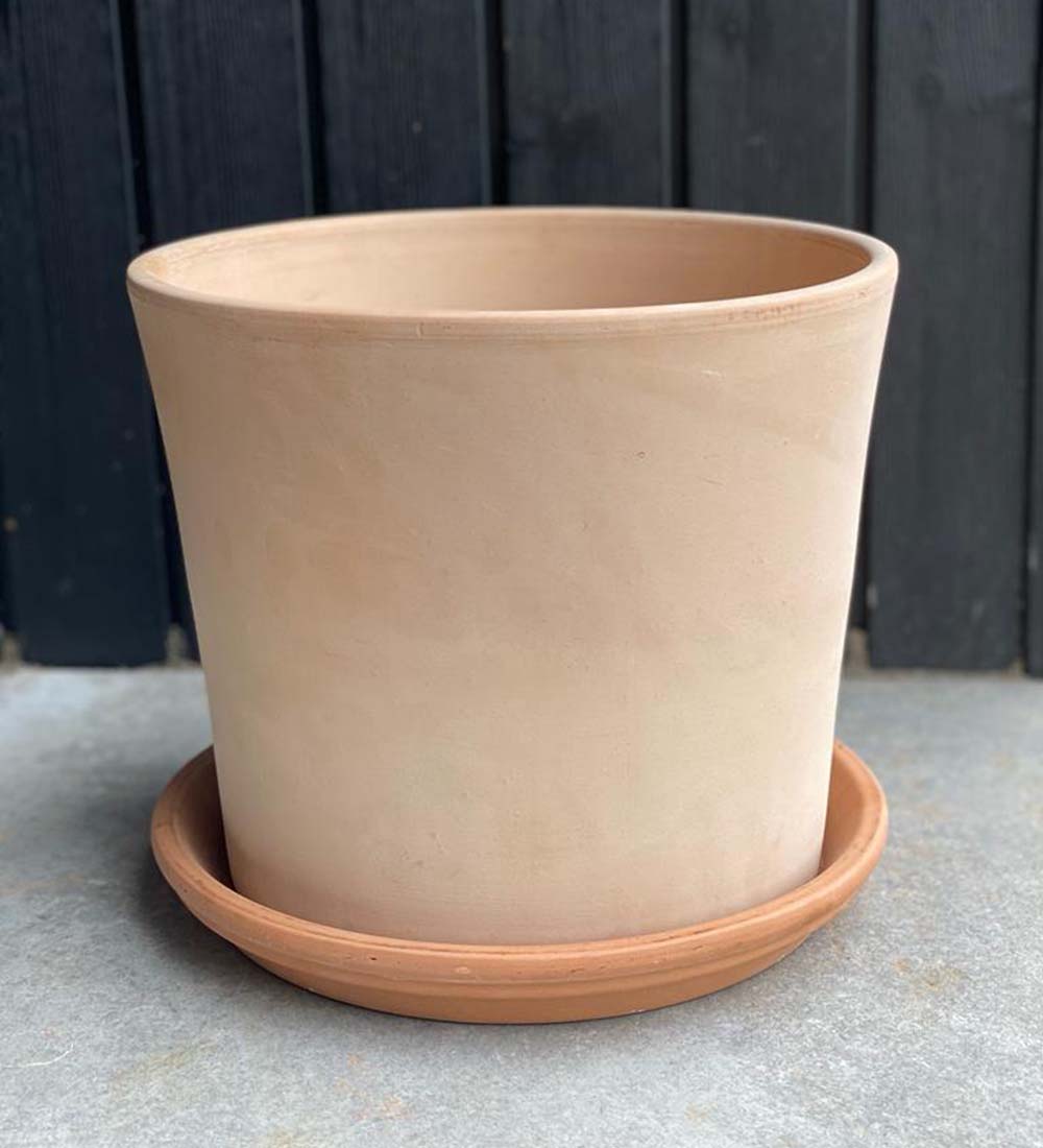 Contemporary Terracotta Pot with Saucer (30cm)